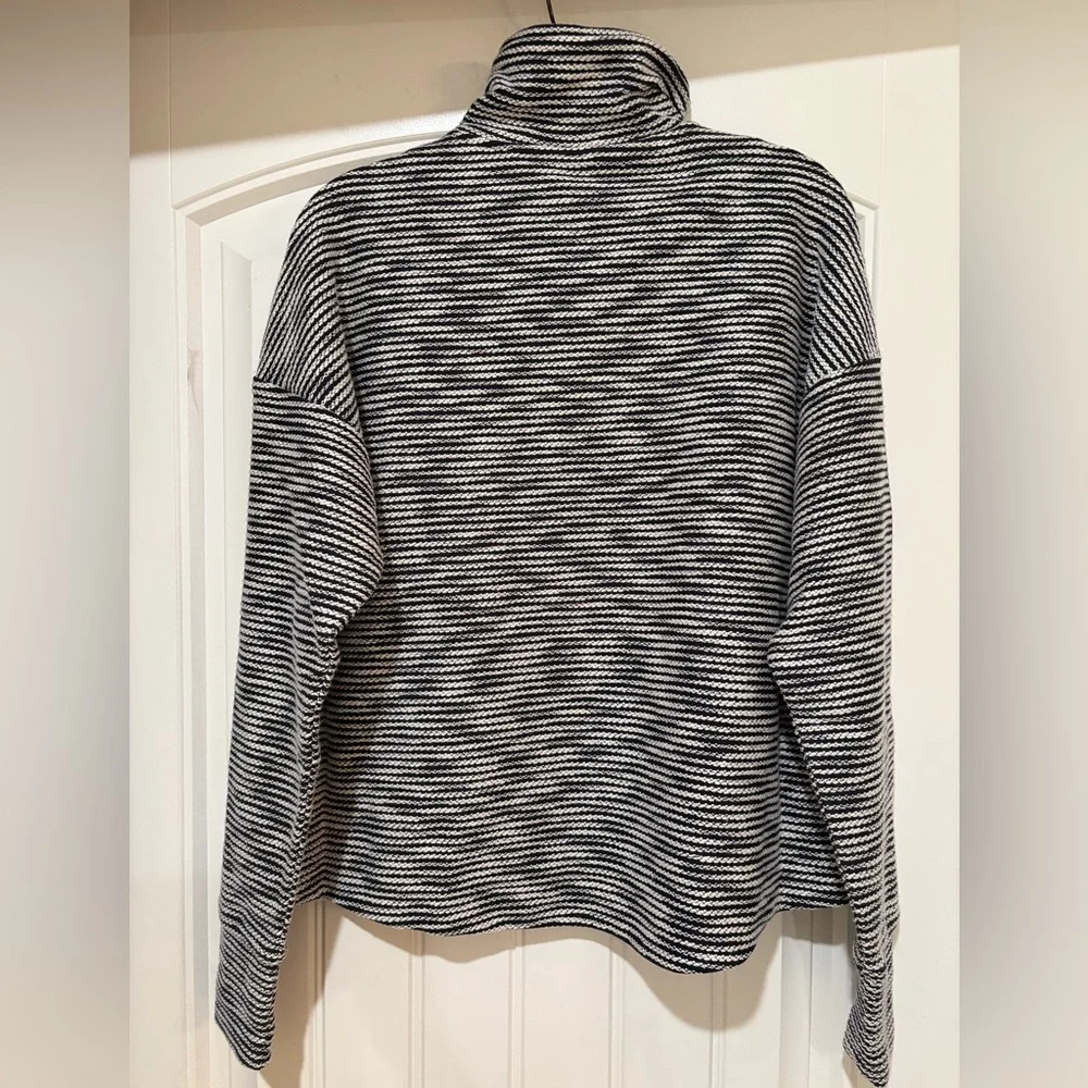 Sweaty Betty Rest Up Half Zip Pullover Small NWT Navy Blue White Stripe Pattern - Picture 5 of 16